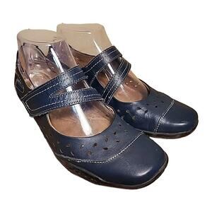 Array Womens Navy Leather Mary Jane Flats Size 7.5N 1064675 Great Condition!